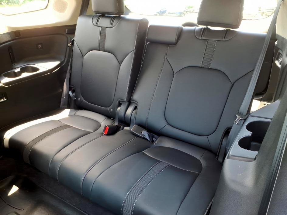Used 2023 Platinum White Pearl Honda Touring image 12