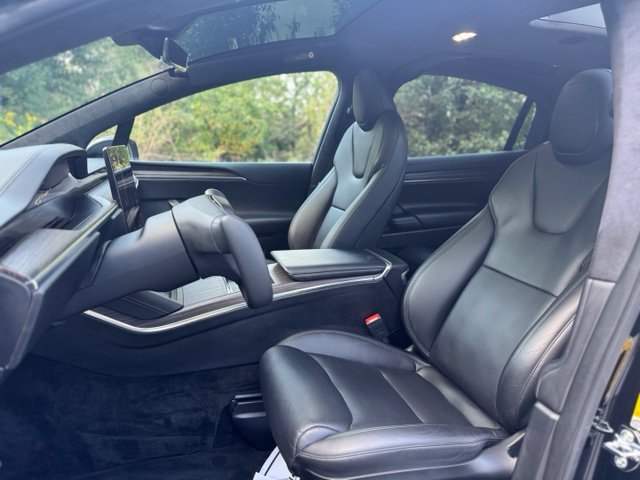 Used 2022 Solid Black Tesla Base image 10