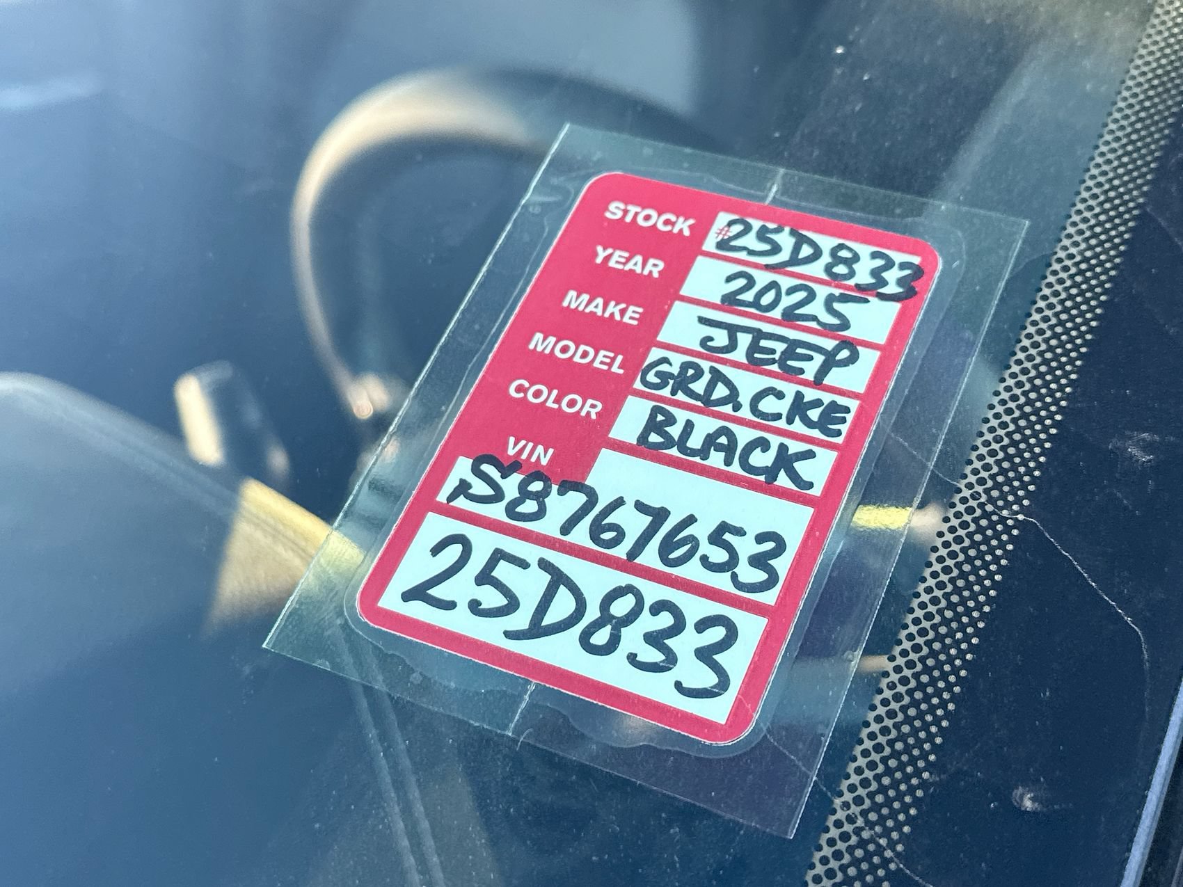 New 2025 Diamond Black Crystal Pearlcoat Jeep Limited image 27