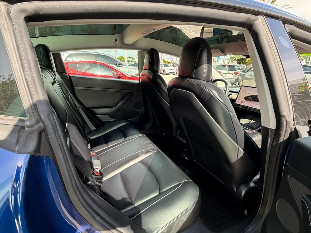 Used 2022  Tesla Long Range image 16