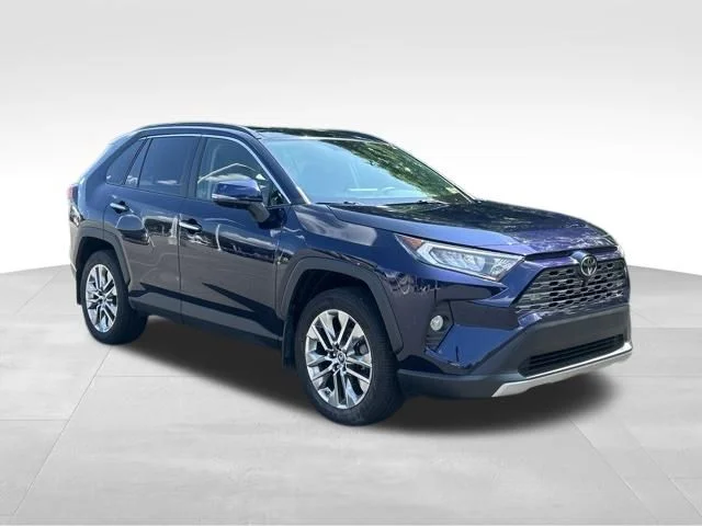 Used 2019  Toyota Limited image 7