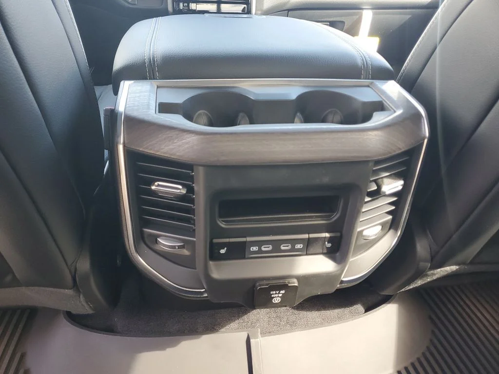 New 2026 Diamond Black Crystal Pearl-Coat Exterior Paint RAM Laramie image 18