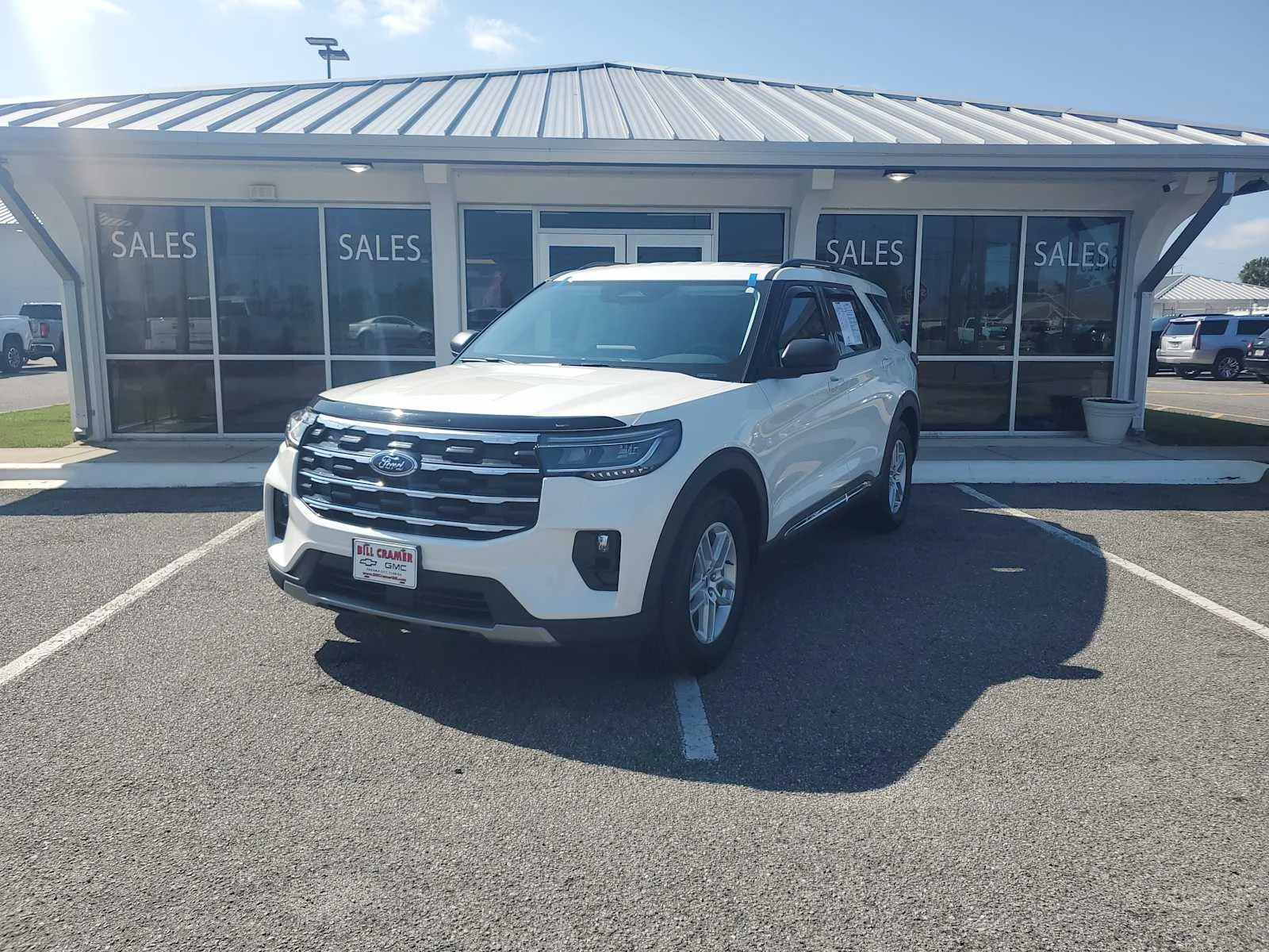 Used 2025 Star White Metallic Tri- Ford Active image 1