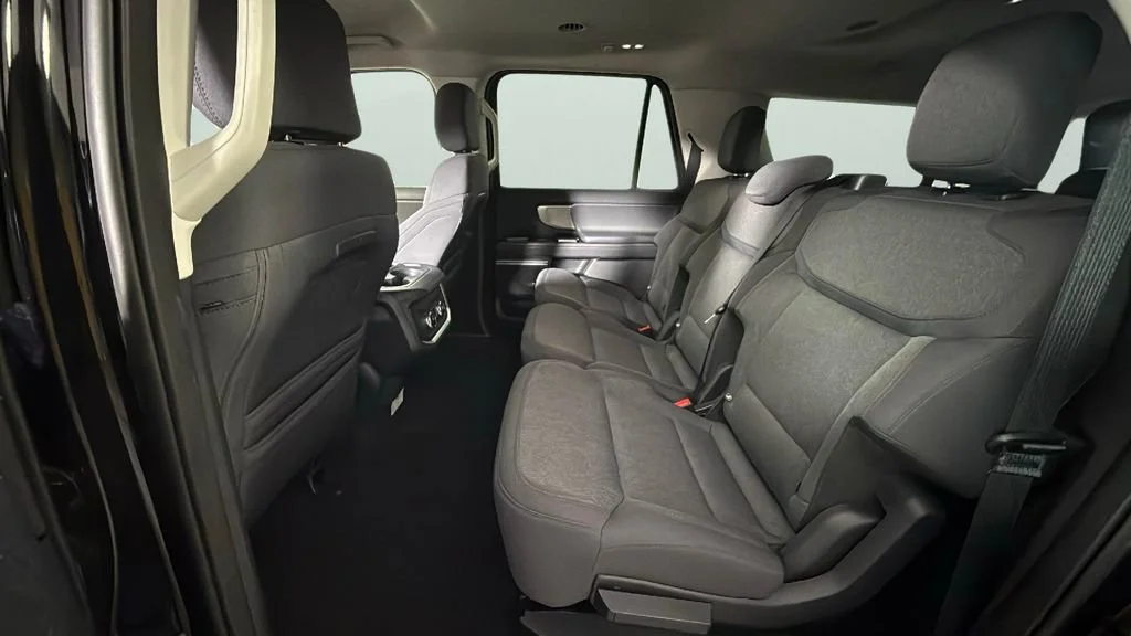 Used 2025  Ford Active image 27