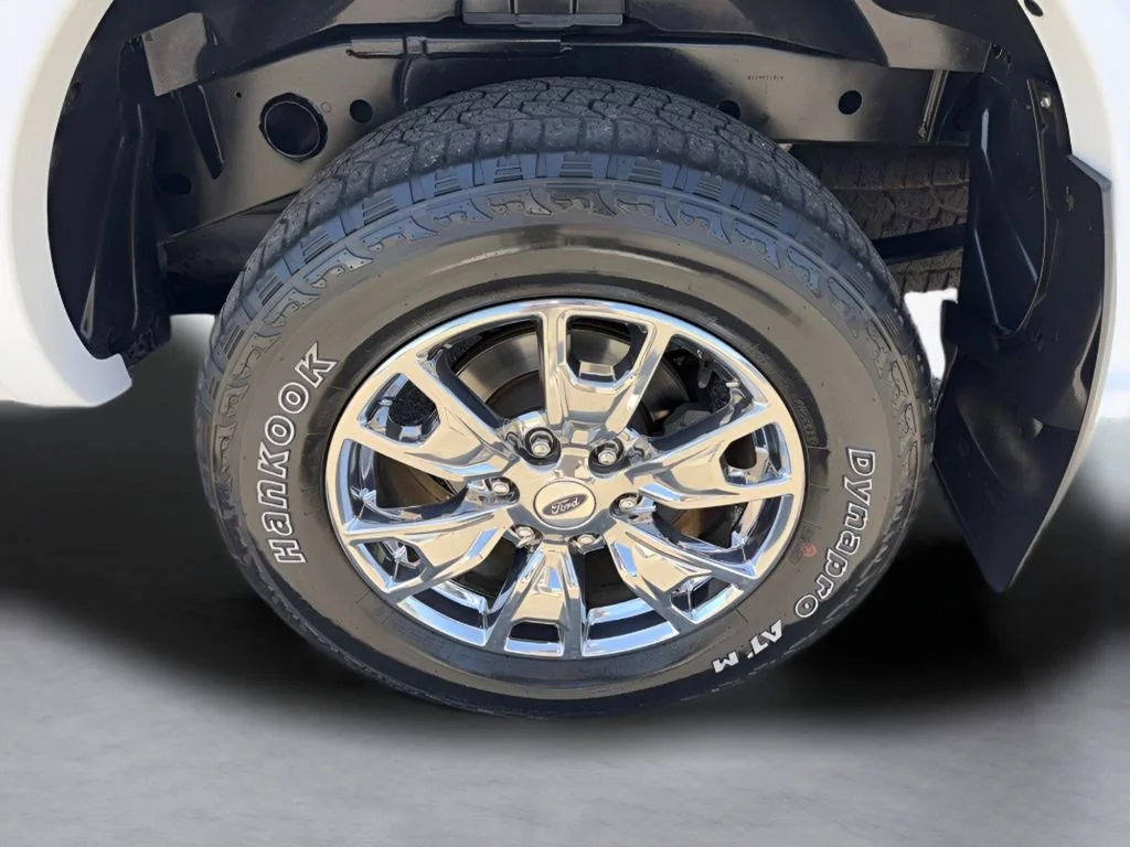 Used 2019  Ford XL image 29