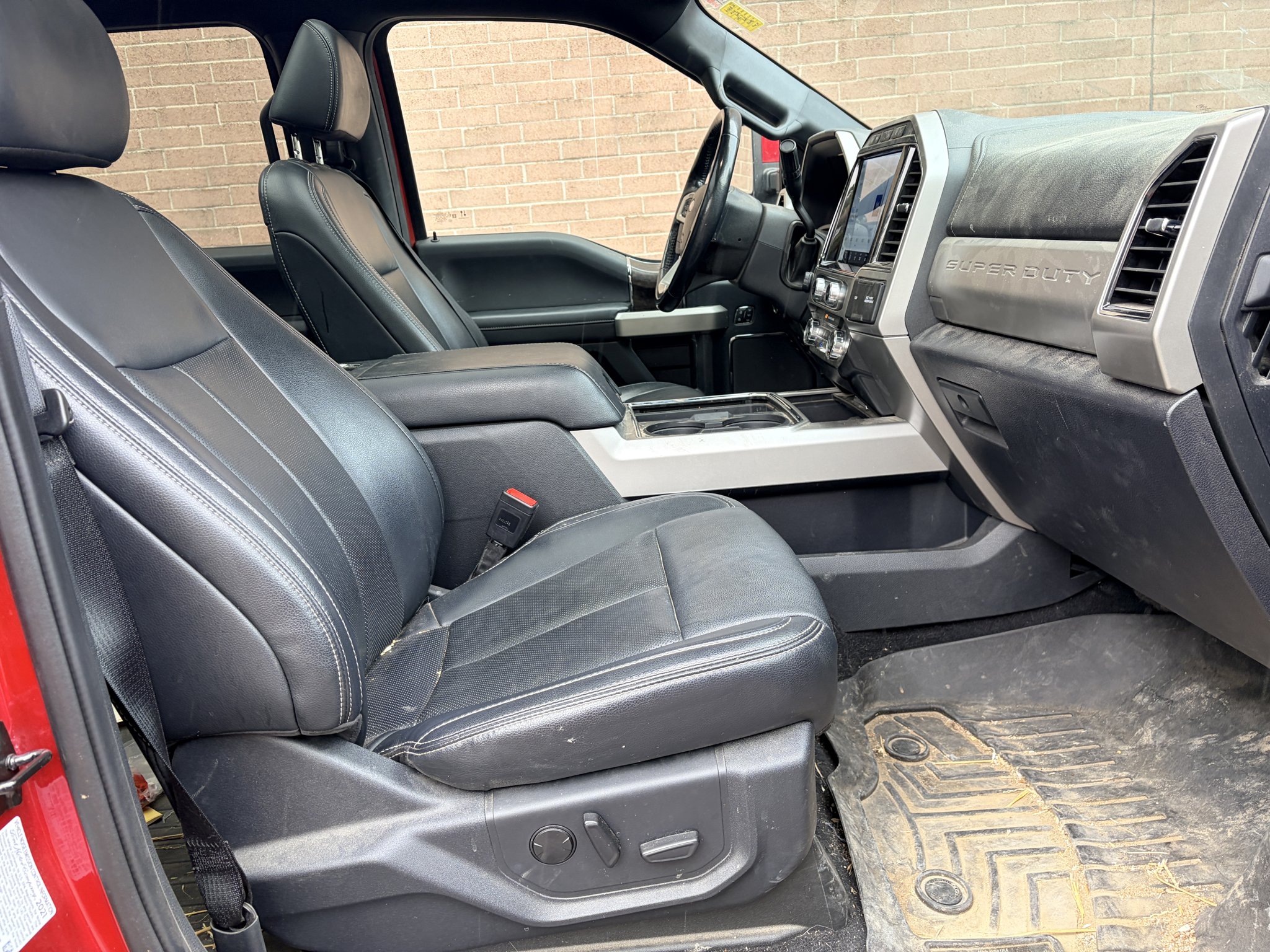 Used 2022 Rapid Red Metallic Tinted Clearcoat Ford LARIAT image 17