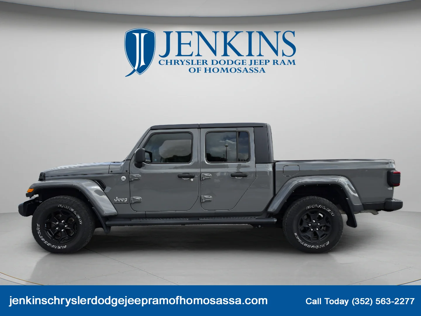 Used 2023 Sting-Gray Clearcoat Jeep Overland image 9
