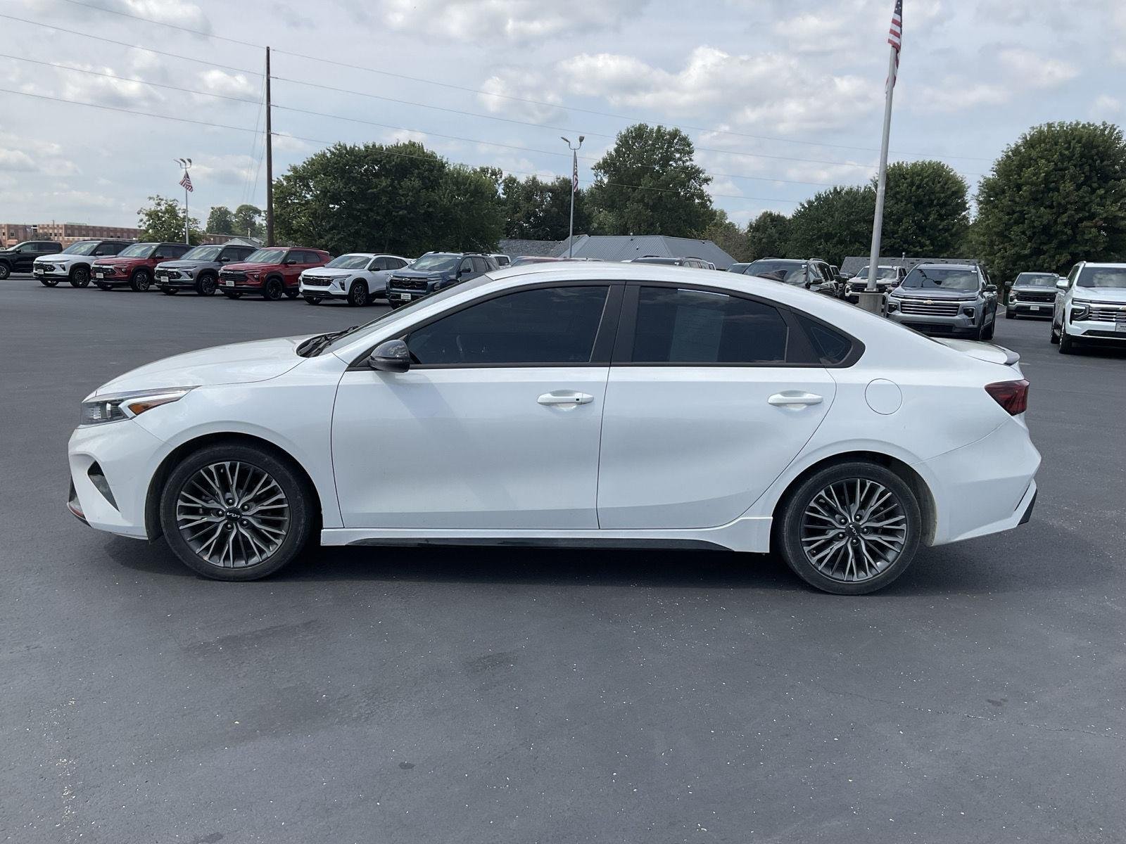 Used 2024 Snow White Pearl Kia GT-Line image 4