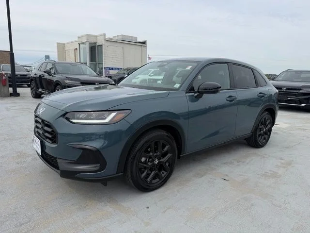 Used 2024  Honda Sport image 3