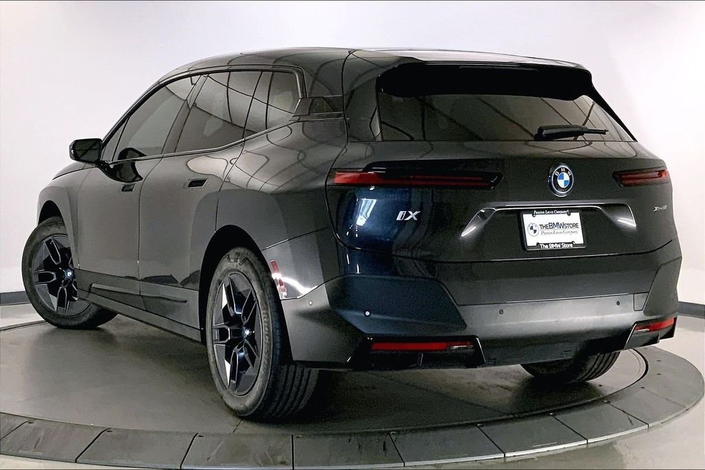 Used 2024 Dark Graphite Metallic BMW  image 9