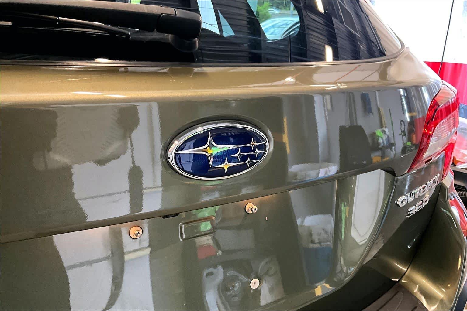 Used 2018 Wilderness Green Metallic Subaru Touring image 31