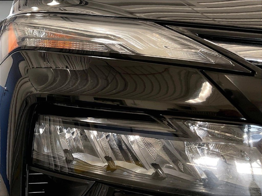 Used 2024 Black Nissan S image 33