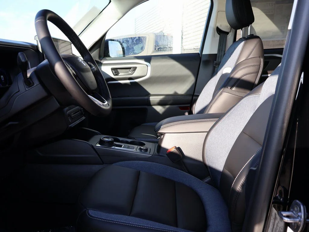 New 2025 Shadow Black Ford Outer Banks® image 22