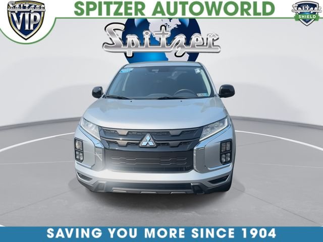 Used 2023  Mitsubishi 2.0 LE image 3