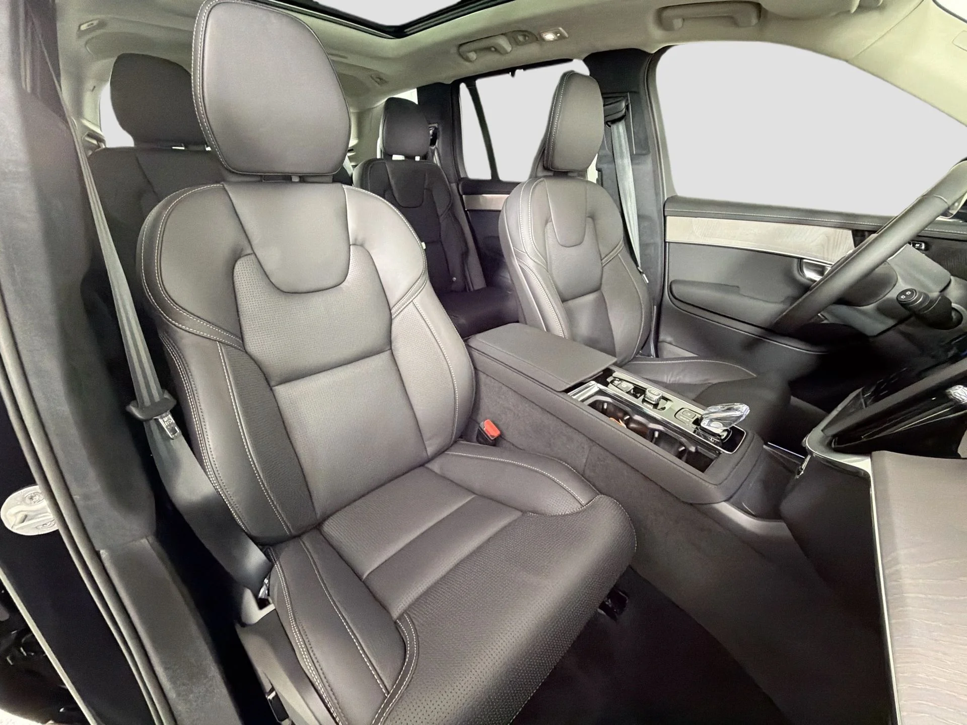 New 2026 Onyx Black Volvo Ultra image 28
