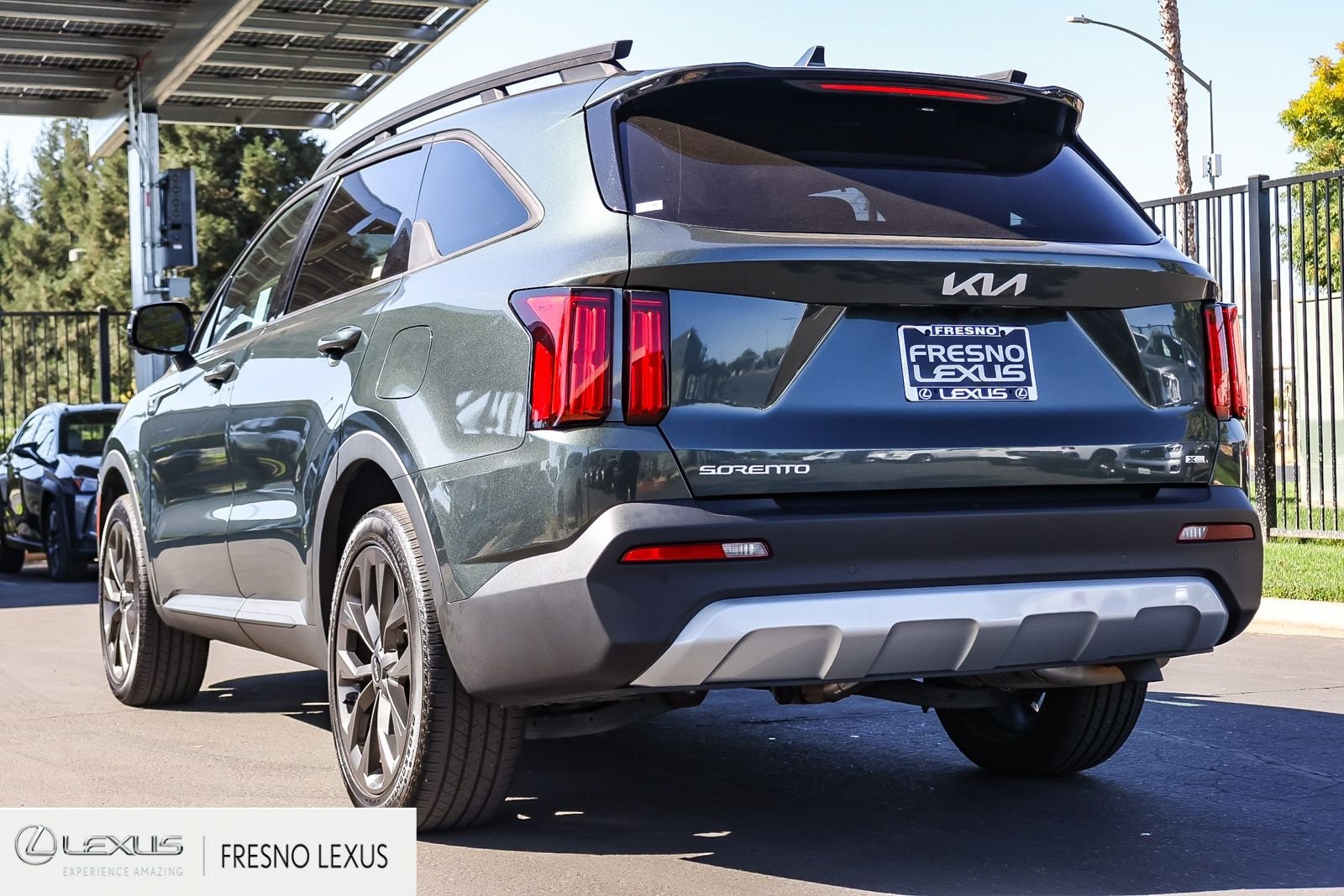 Used 2023 Green Kia X-Line SX Prestige image 4