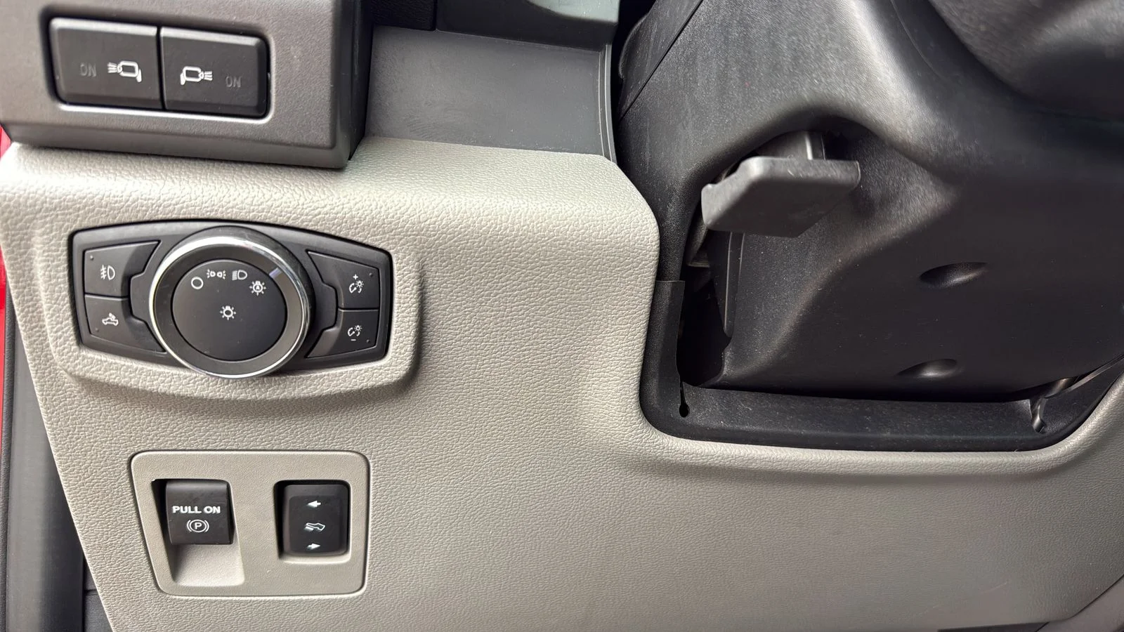 Used 2020 Red Ford XLT image 17