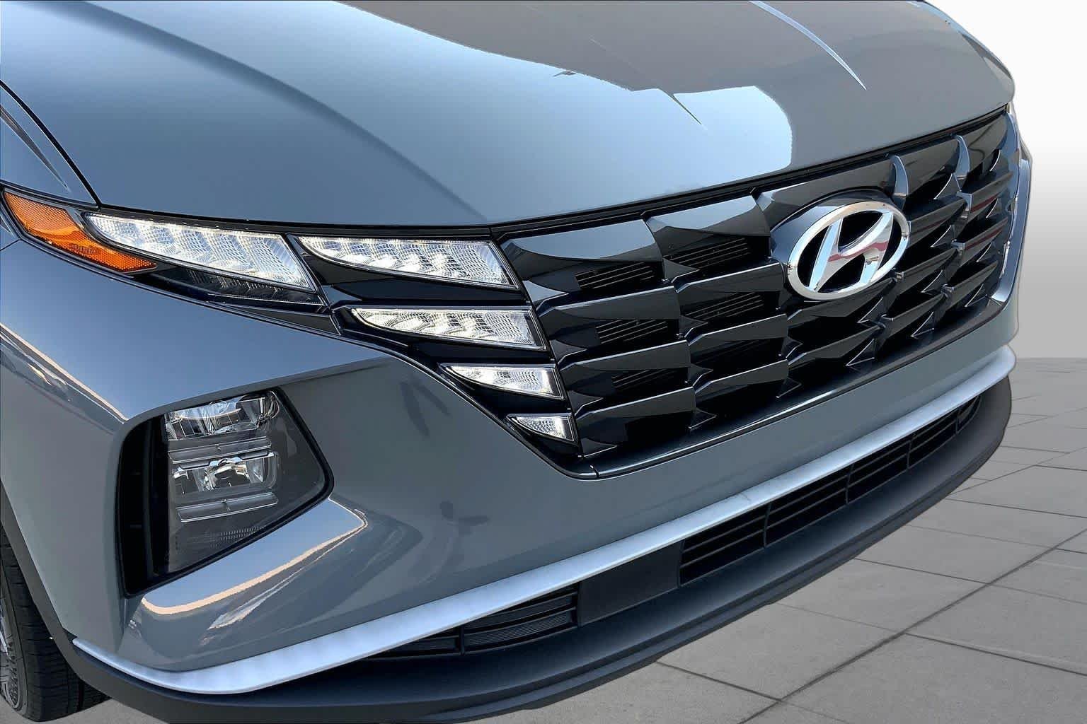 Used 2024 Hampton Gray Hyundai SEL image 32