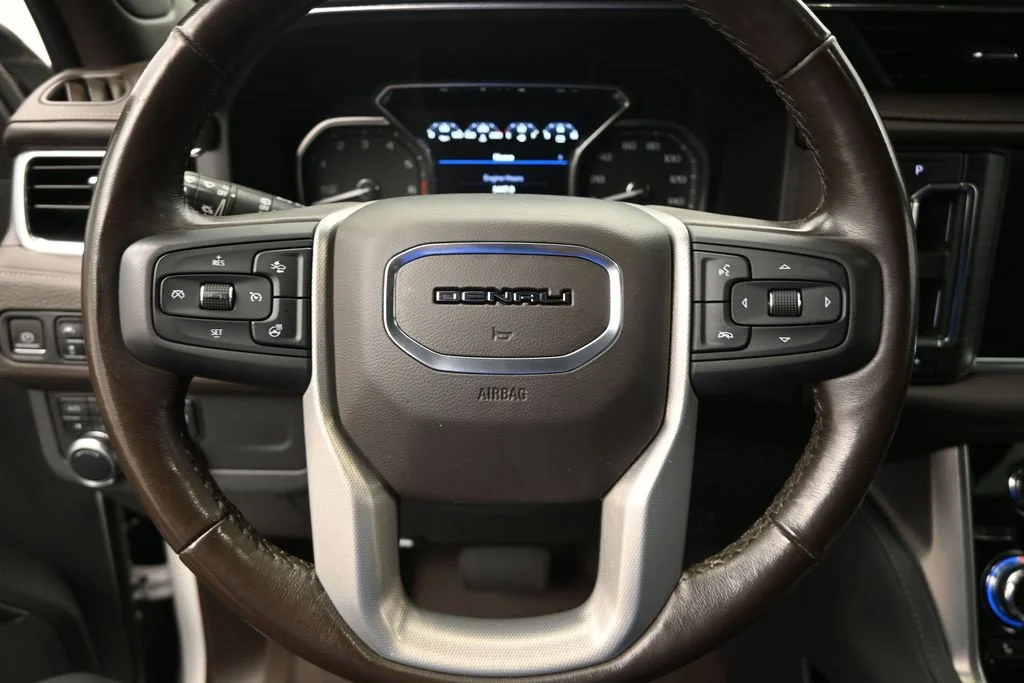 Used 2021 White GMC Denali image 22