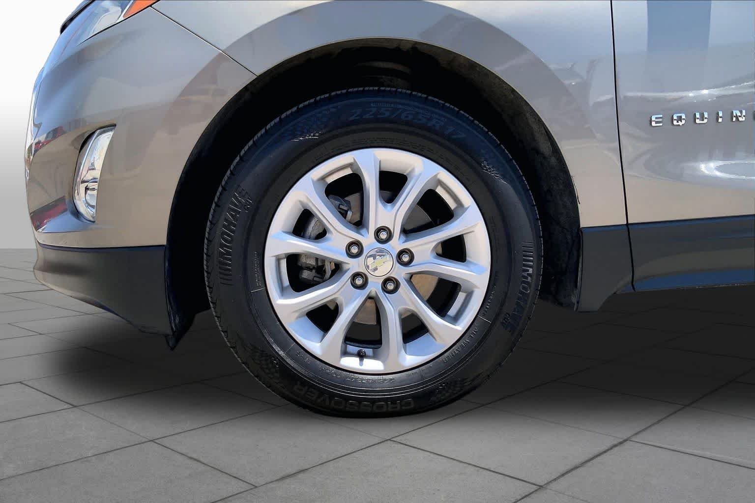 Used 2018 Pepperdust Metallic Chevrolet LT image 9