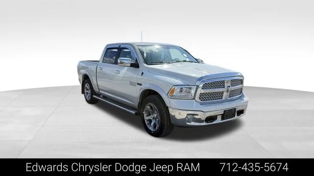 2017 RAM 1500 Laramie 4x4 Crew Cab 5'7's photo
