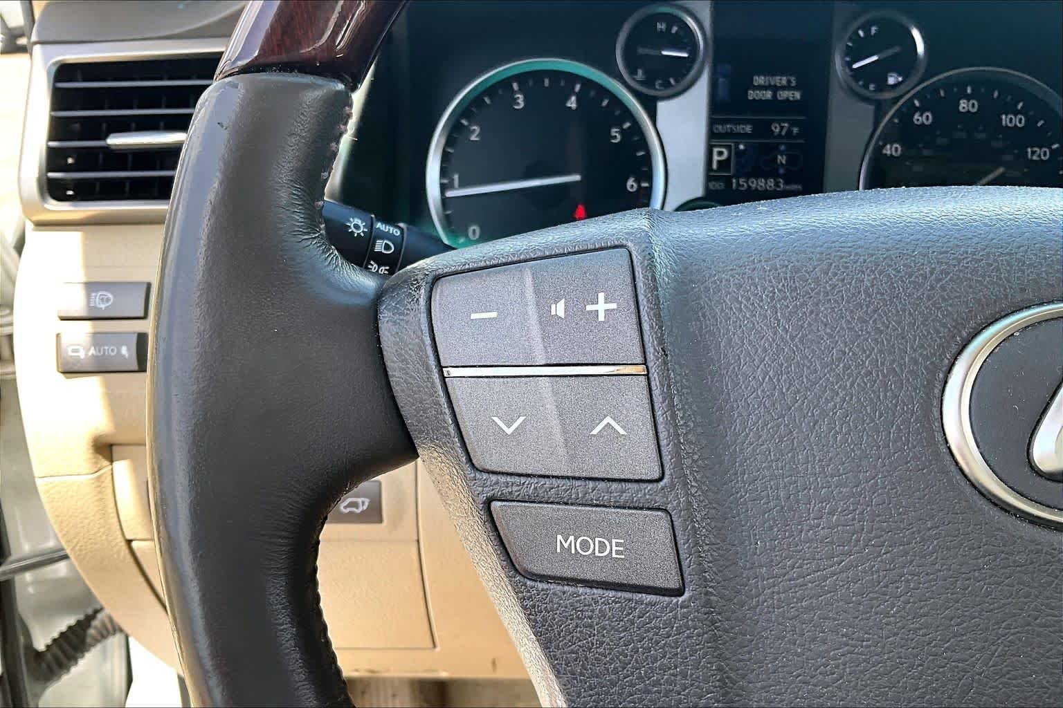 Used 2014 Starfire Pearl Lexus  image 21