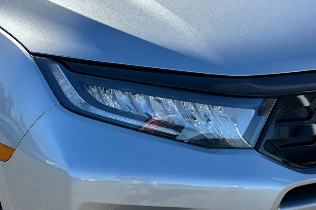 New 2026 Solar Silver Metallic Honda Touring image 31