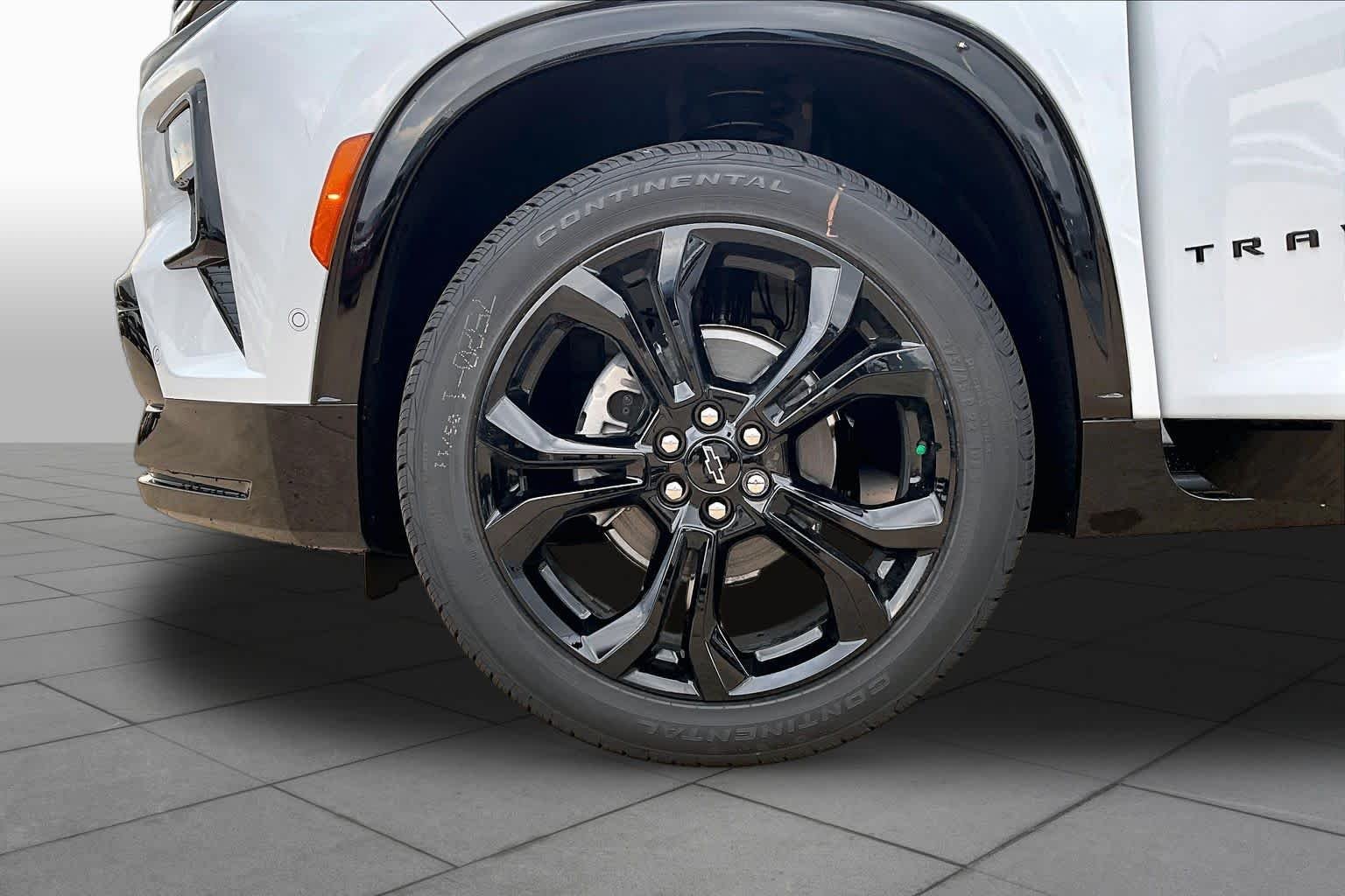2027 Chevrolet Traverse RS - Photo 13