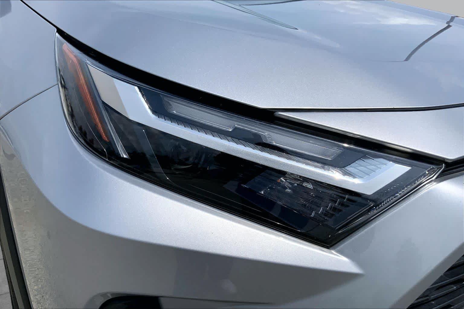 Used 2022 Silver Sky Metallic Toyota Hybrid XLE image 27