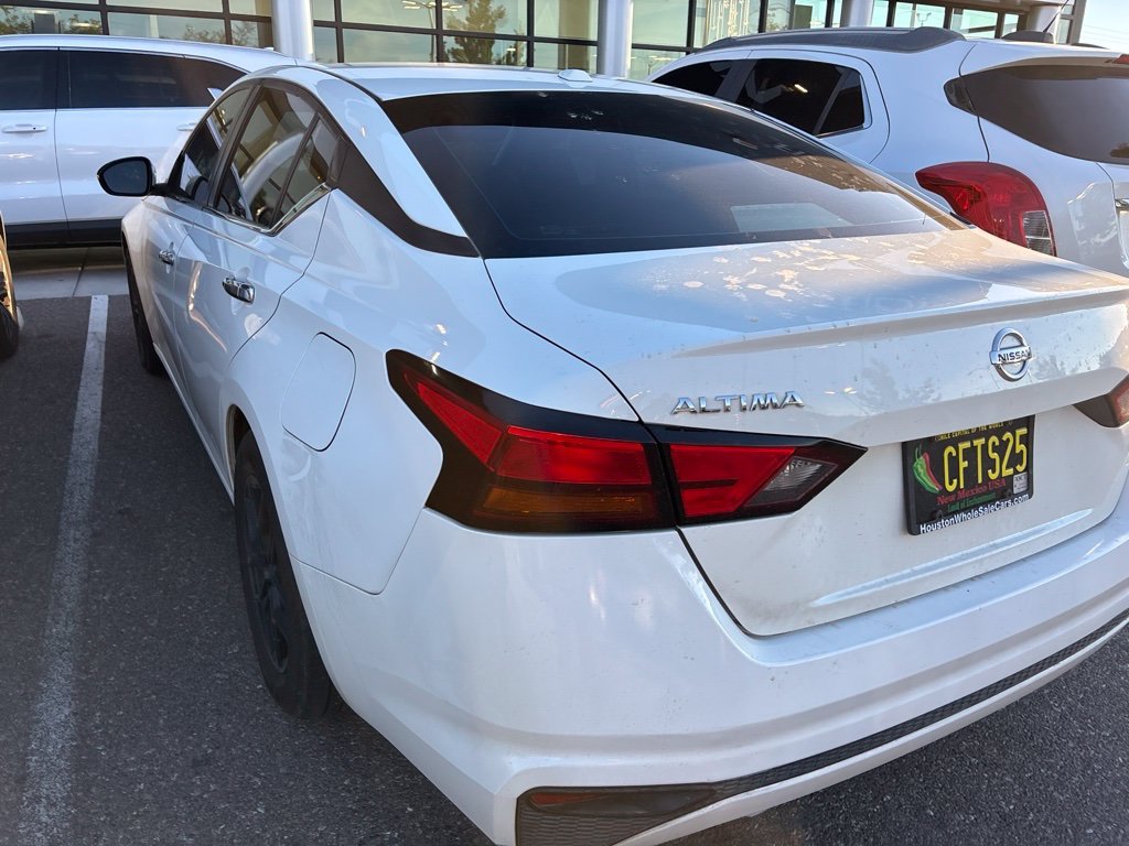 Used 2020 White Nissan 2.5 S image 10