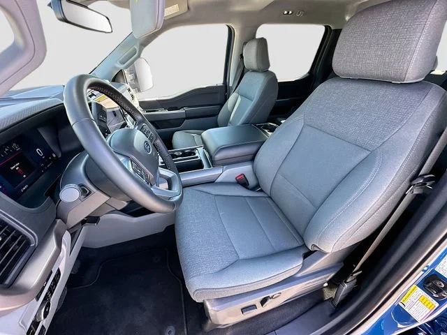 Used 2025 Blue Ford XLT image 21