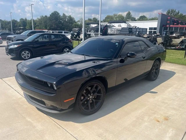 Used 2021 Black Dodge SXT image 1