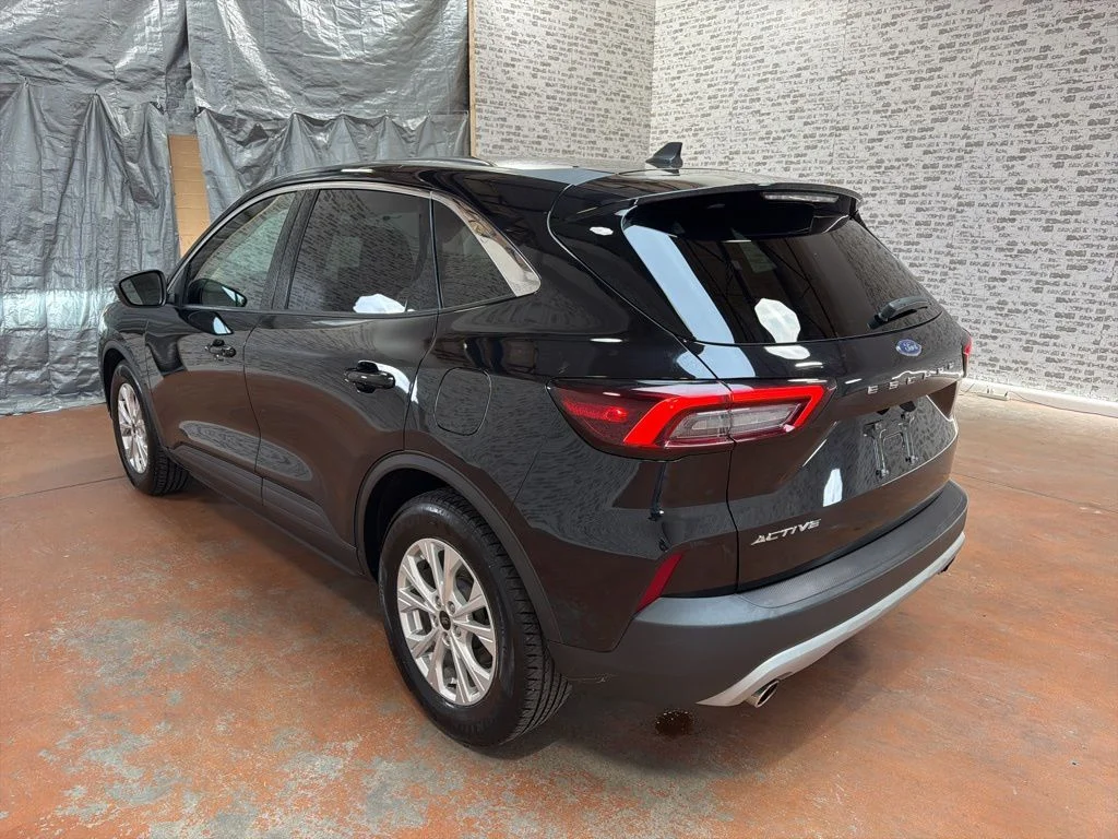 Used 2023 Black Ford Active image 5