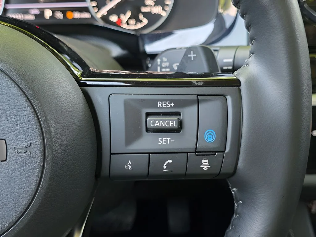 Used 2025 Super Black Nissan SL image 23