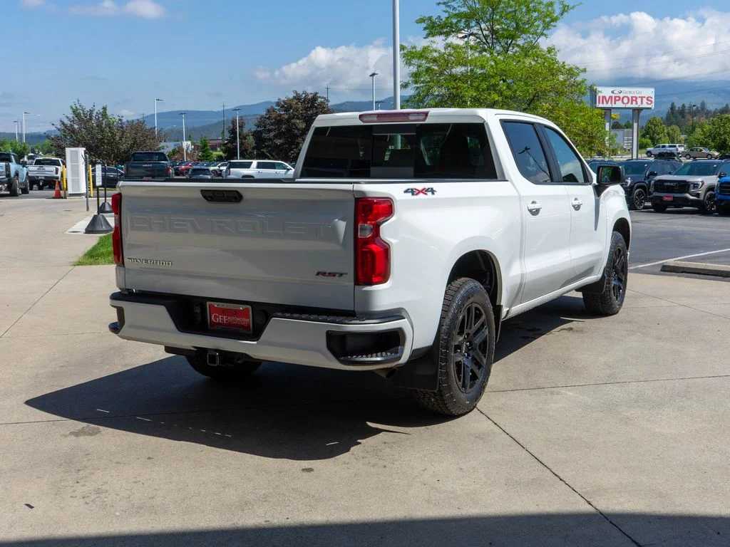 Used 2024 White Chevrolet RST image 7