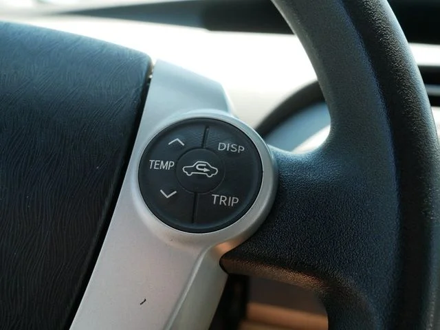 Used 2013 Pearl Toyota Three image 26