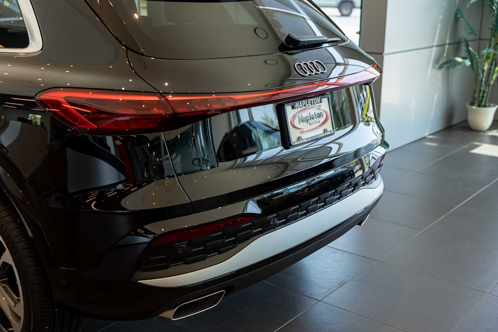 Used 2025 Mythos Black metallic Audi Premium image 42