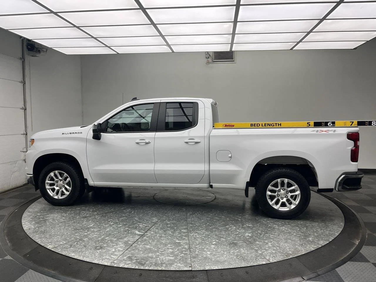 2023 Chevrolet Silverado 1500 LT - Photo 6