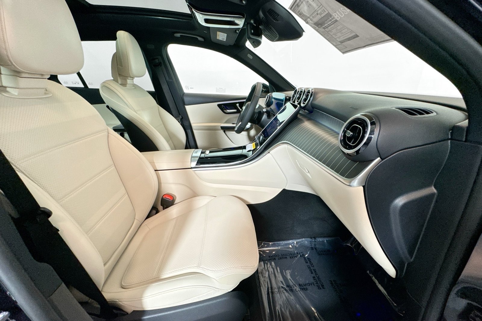 New 2026 Black Mercedes-Benz GLC 300 image 26