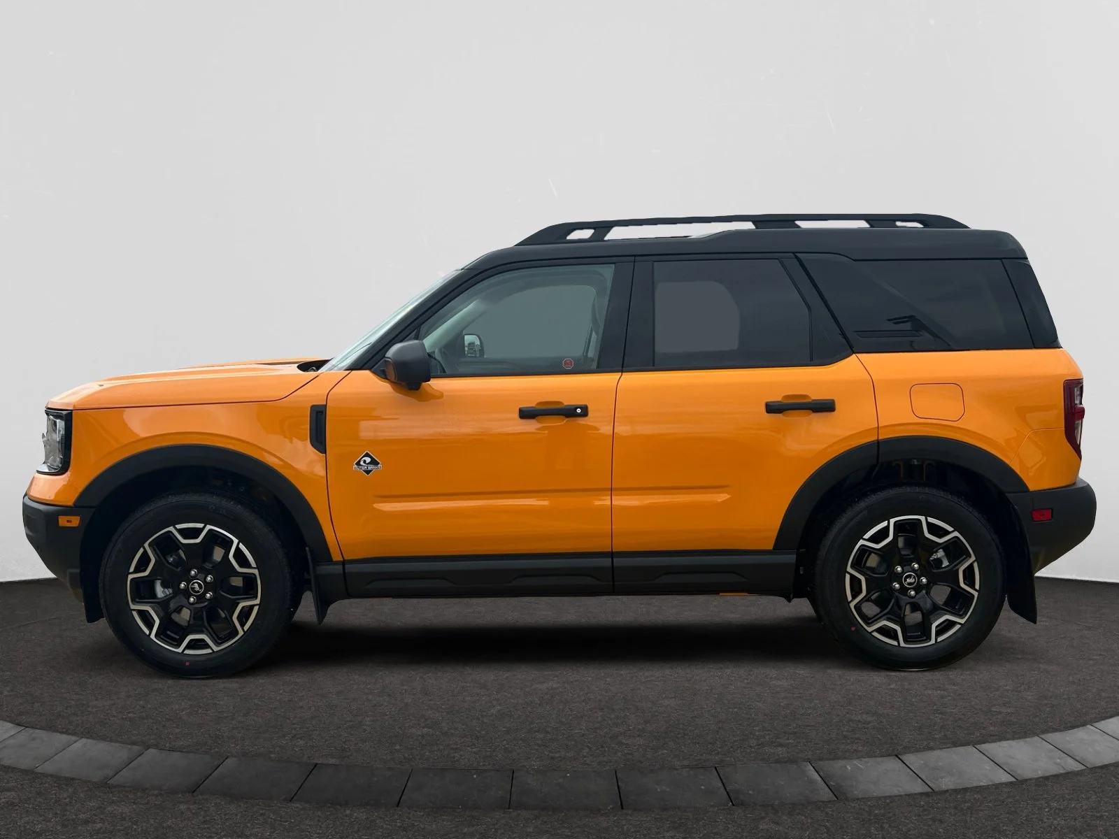 New 2026 Orange Fury Metallic Tri-Coat Ford Outer Banks image 2