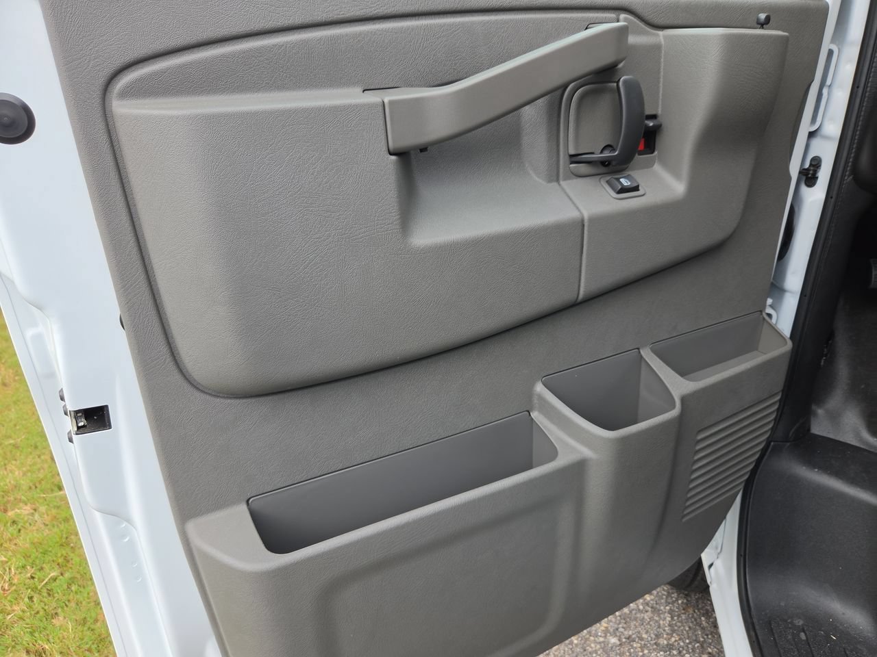 2026 GMC Savana Cargo Work Van - Photo 21