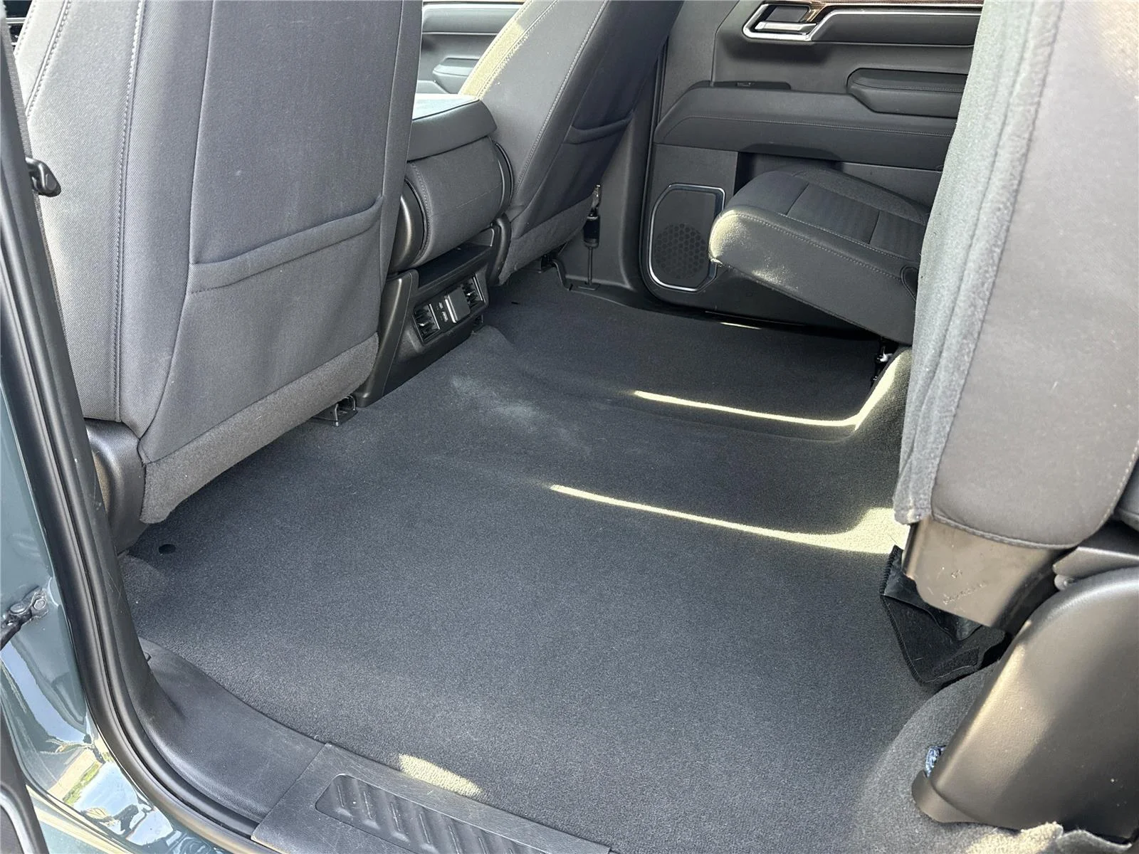 Used 2025 Cypress Gray Chevrolet LT image 18