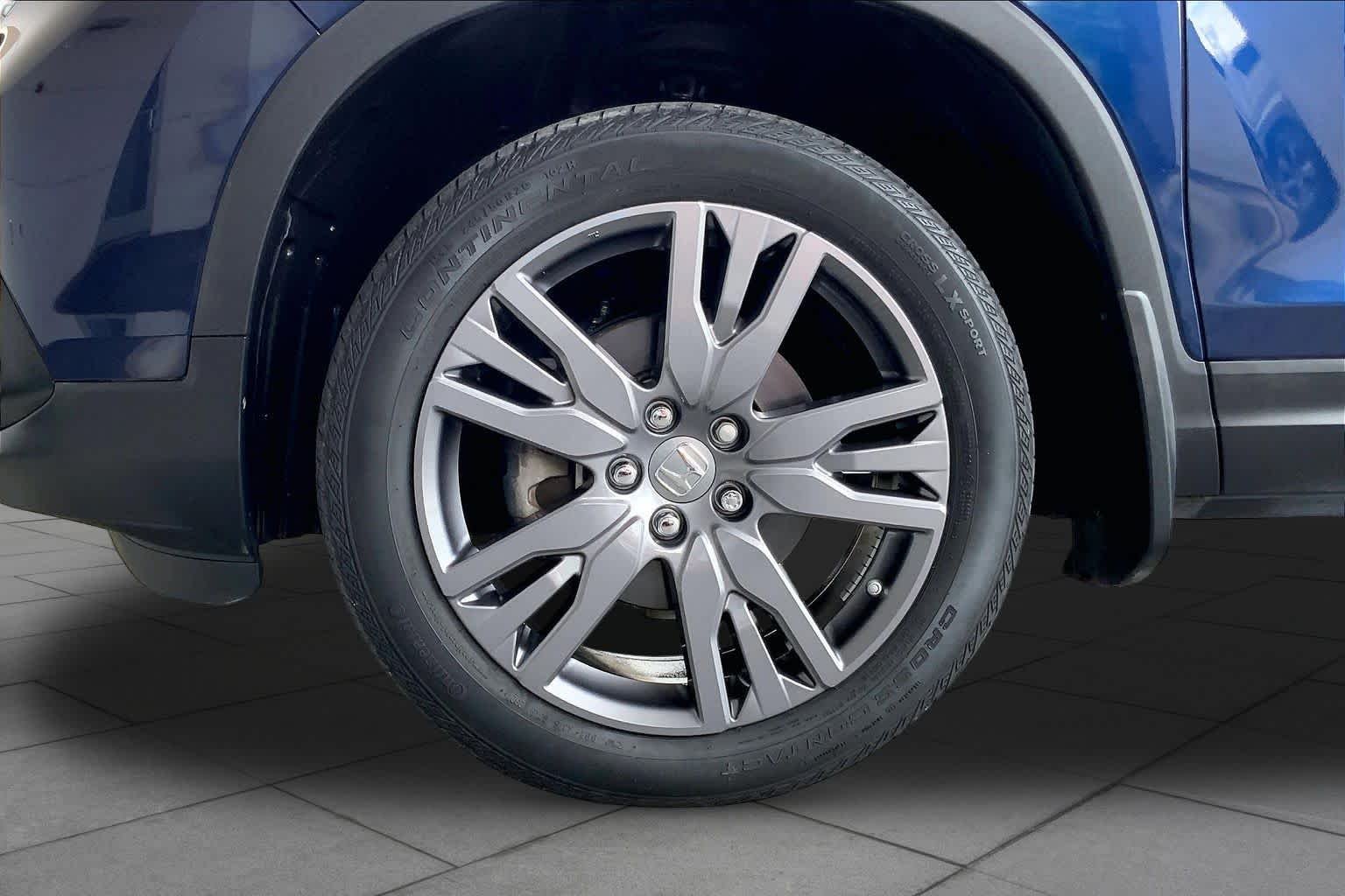 Used 2021 Obsidian Blue Pearl Honda EX-L image 11