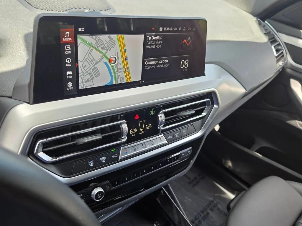 Used 2024 Gray BMW sDrive30i image 21