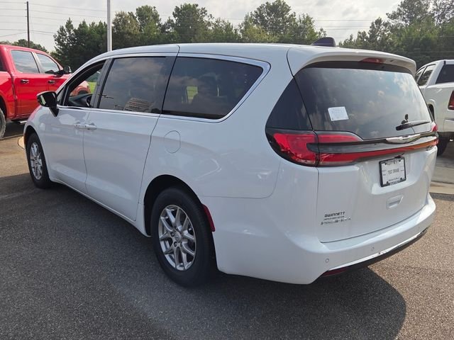 2026 Chrysler Pacifica Select - Photo 12