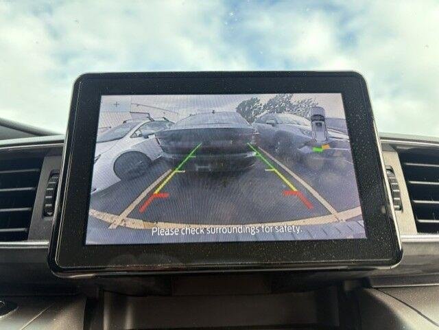 Used 2022 Stone Blue Ford XLT image 17