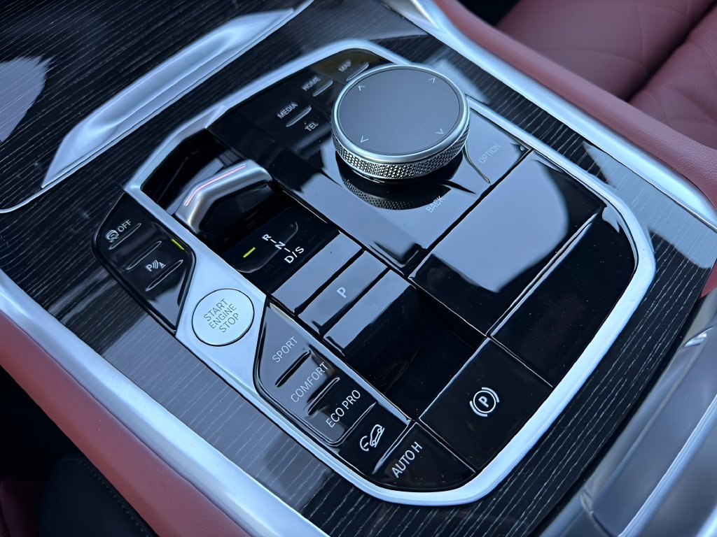 New 2027 Black Sapphire Metallic BMW xDrive40i image 20