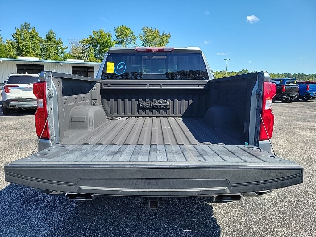 Used 2023 Gray Chevrolet High Country image 7