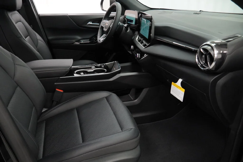 New 2027 Mosaic Black Metallic Chevrolet LT image 38