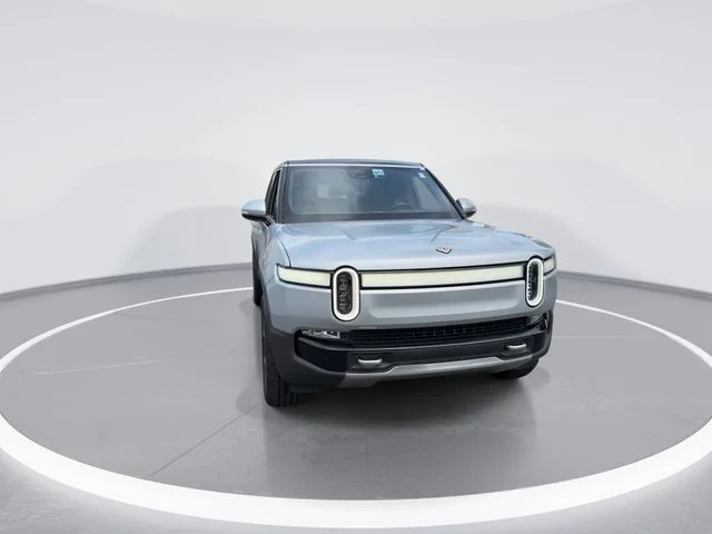 Used 2024  Rivian Adventure image 3